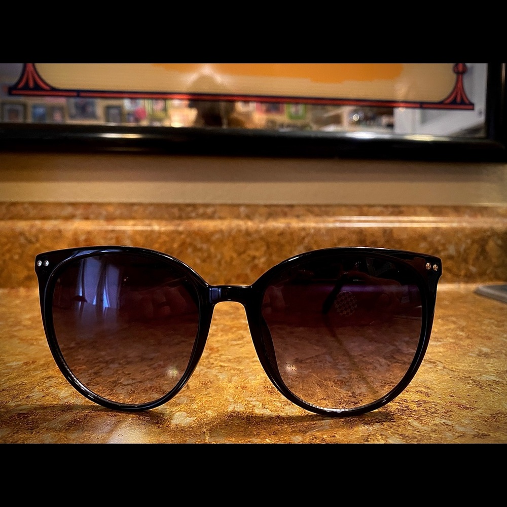 Tommy Hilfigure sunglasses